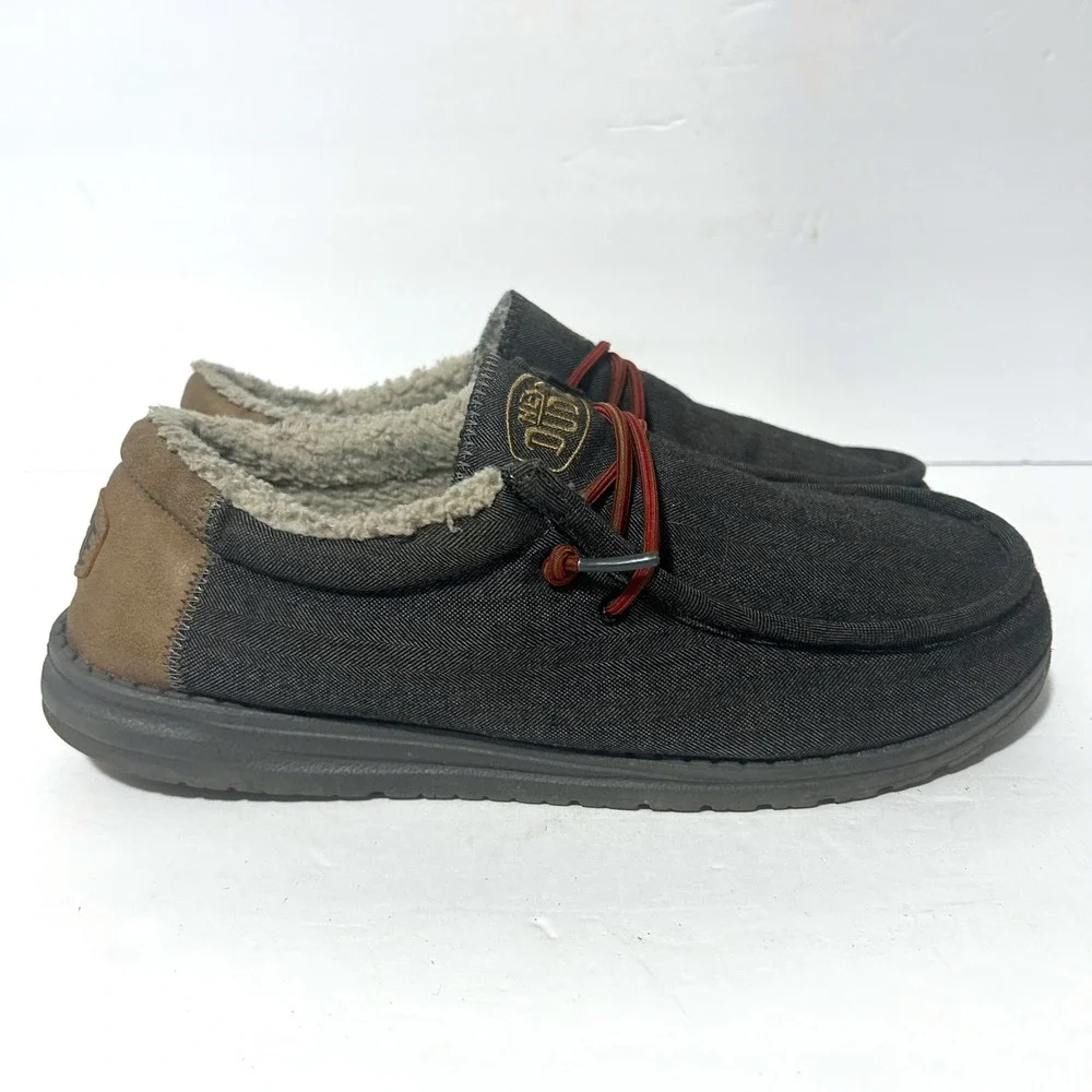 Hey Dude Wally Black Shell Mens Size 11 Grey Faux Fur Lined Loafers Casual Cozy